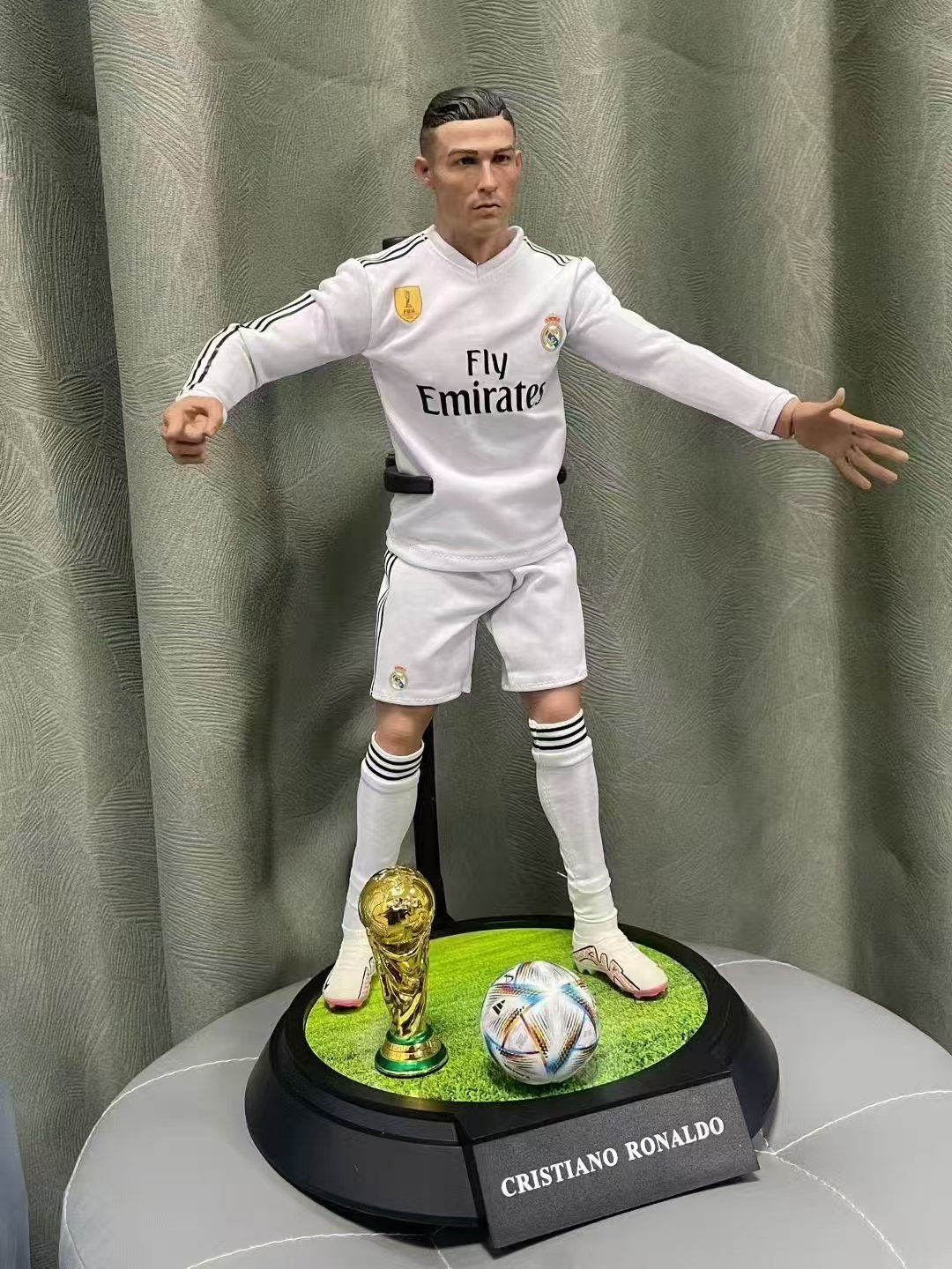 Cristiano Ronaldo CR7 Action Figure Real Madrid | Manchester United | Juventus | Al Nassr | Portugal Realistic Head Multiple Styles 1:6 Scale - Image 7